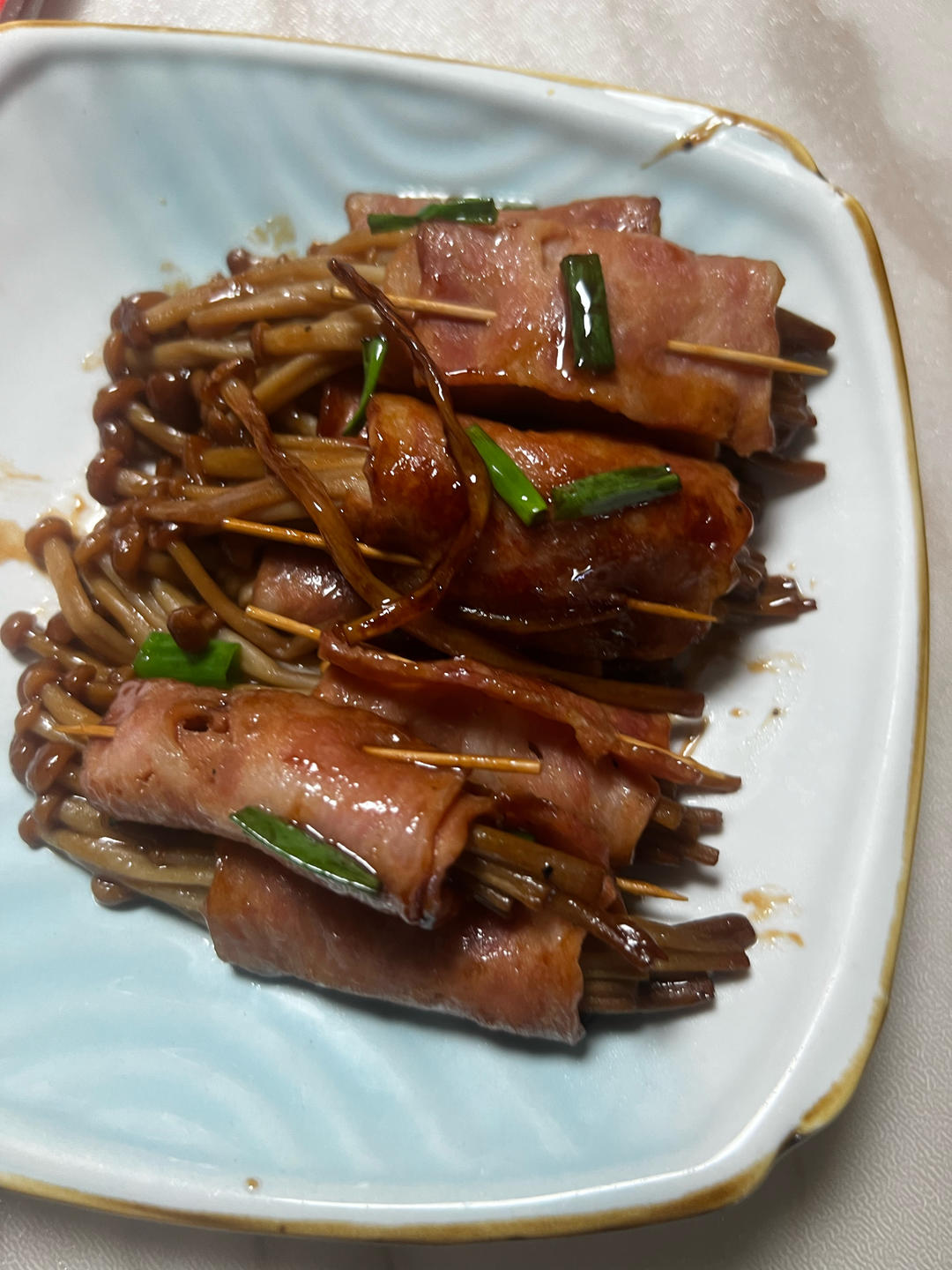 快手十分钟【金针菇培根卷】