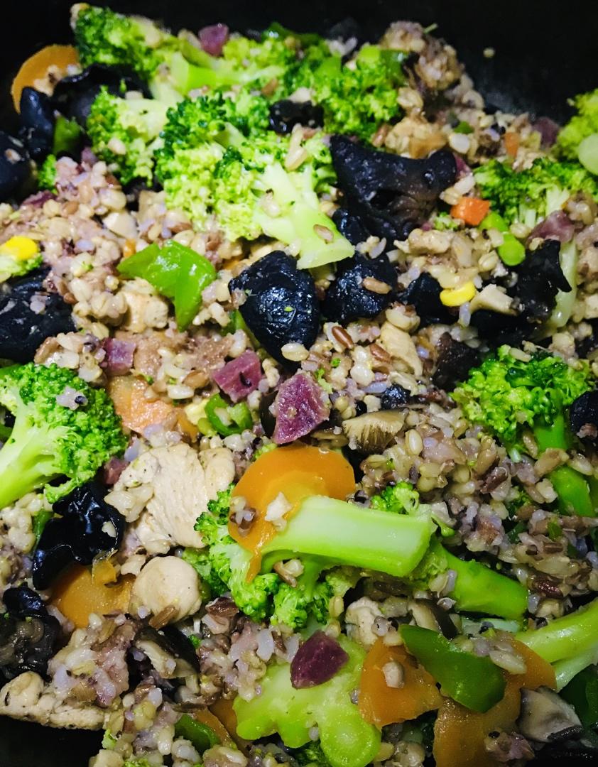 【健身餐】鸡胸杂蔬燕麦米炒饭