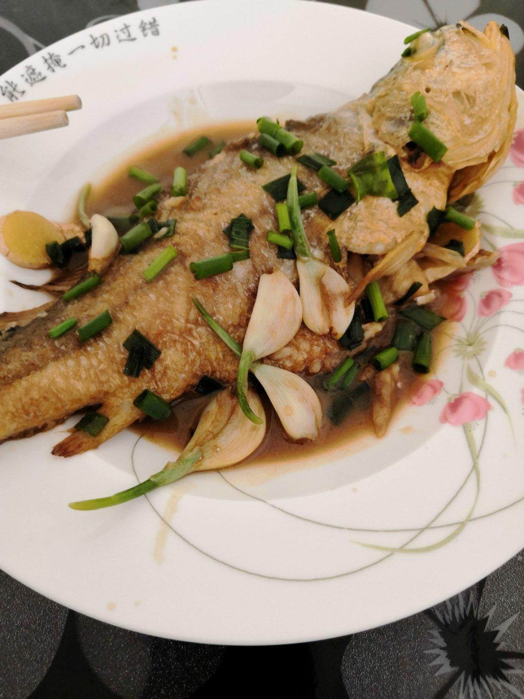 红烧黄鱼—鱼皮不破的小窍门