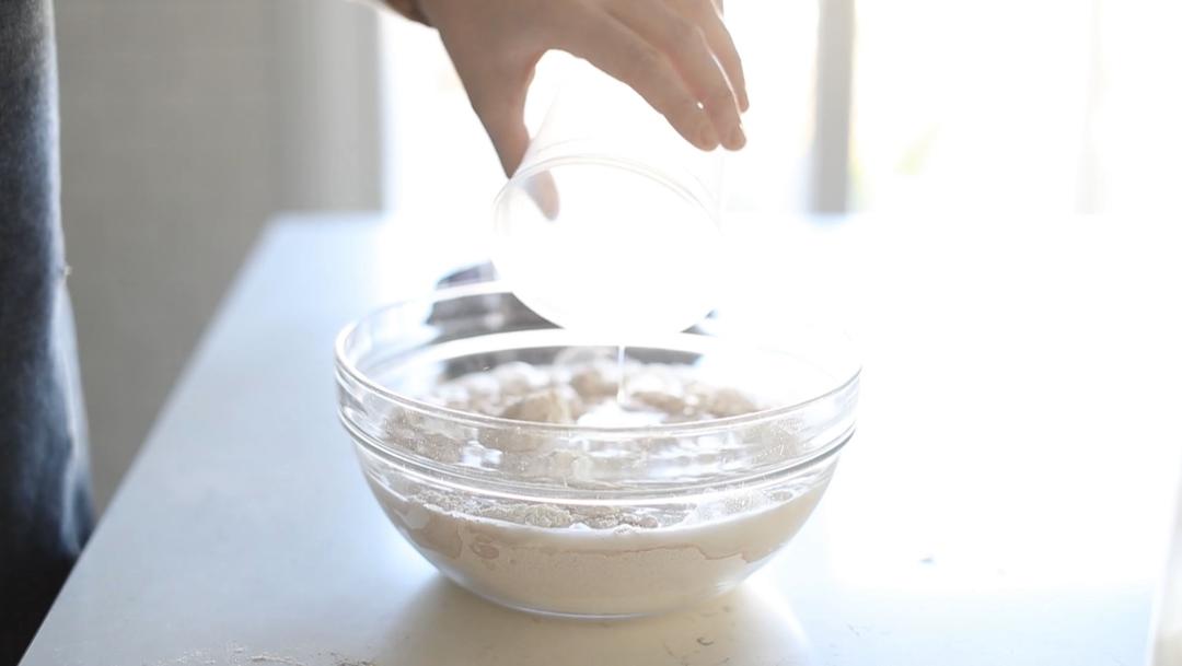 纯奶手撕吐司的做法 步骤1