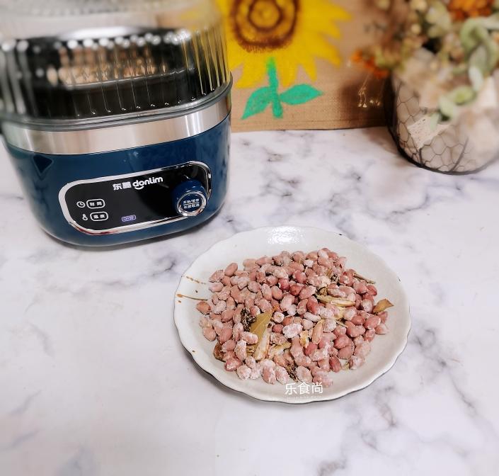 下酒小菜—盐焗蒜香花生米的做法