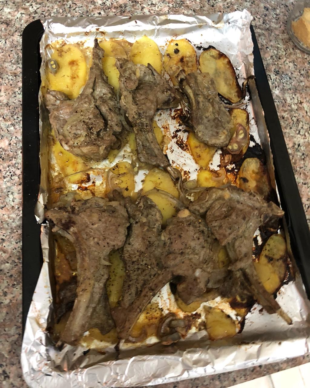 孜然羊排烤土豆