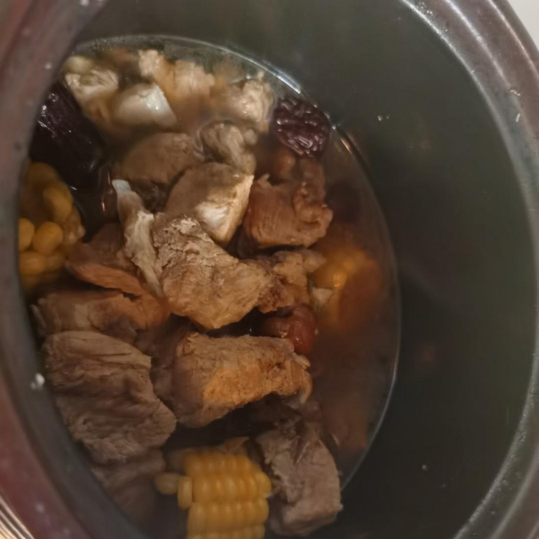 连吃三碗的玉米山药排骨汤