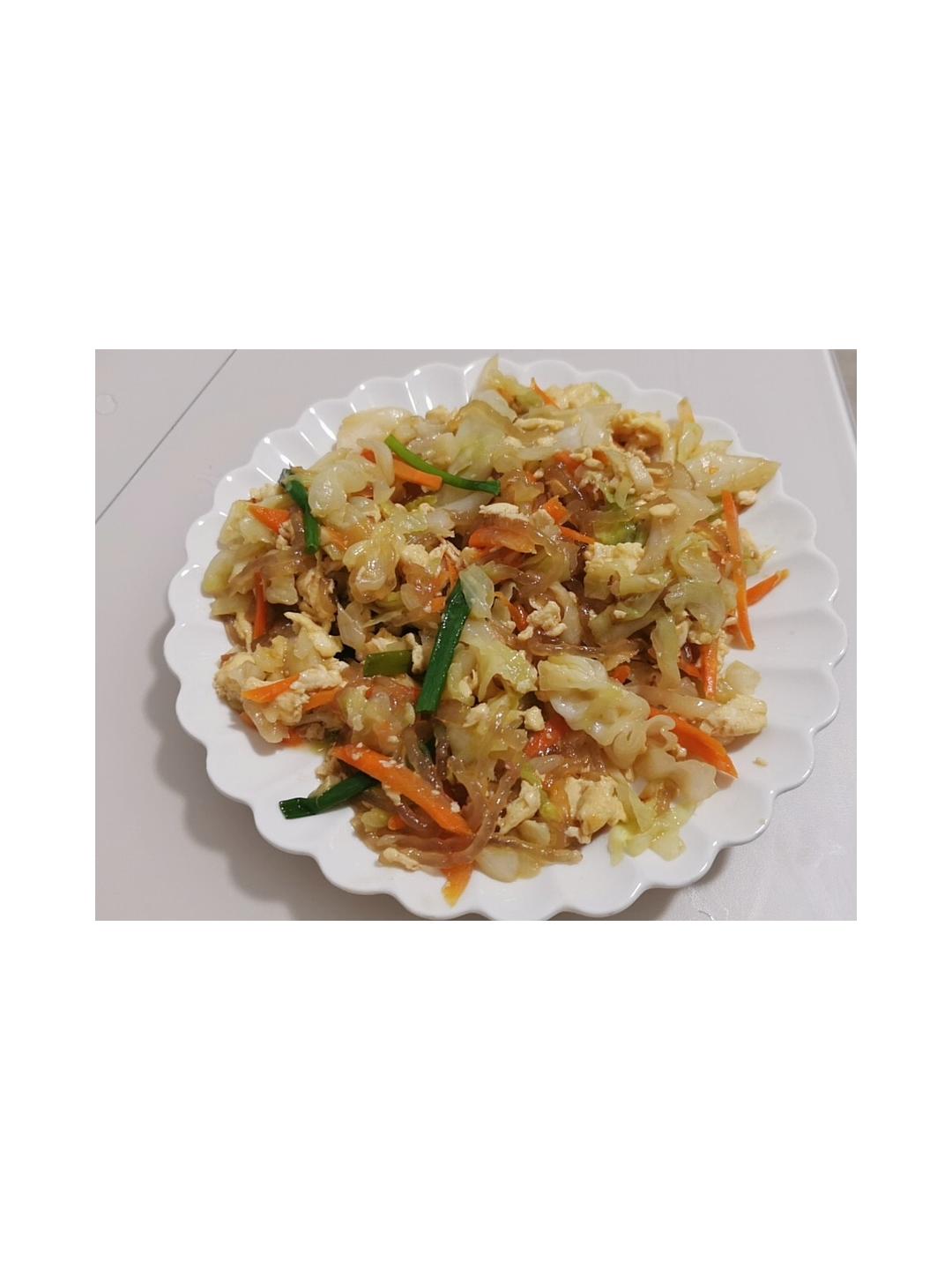 胡萝卜粉丝炒包菜