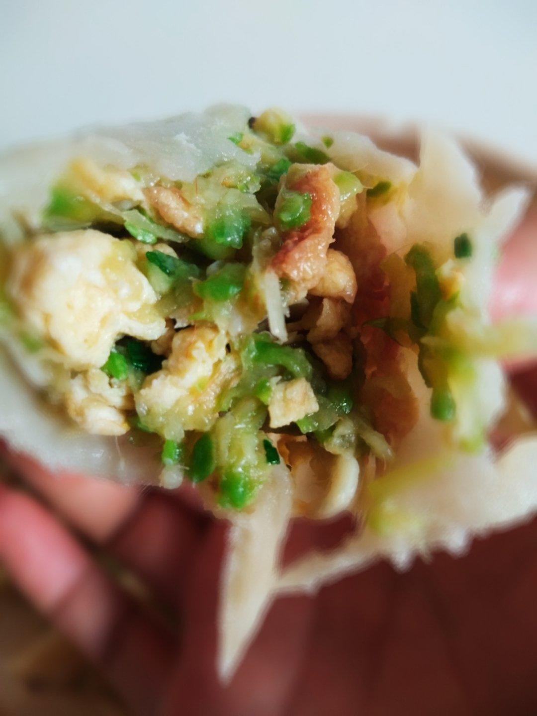 西葫芦虾仁鸡蛋蒸饺