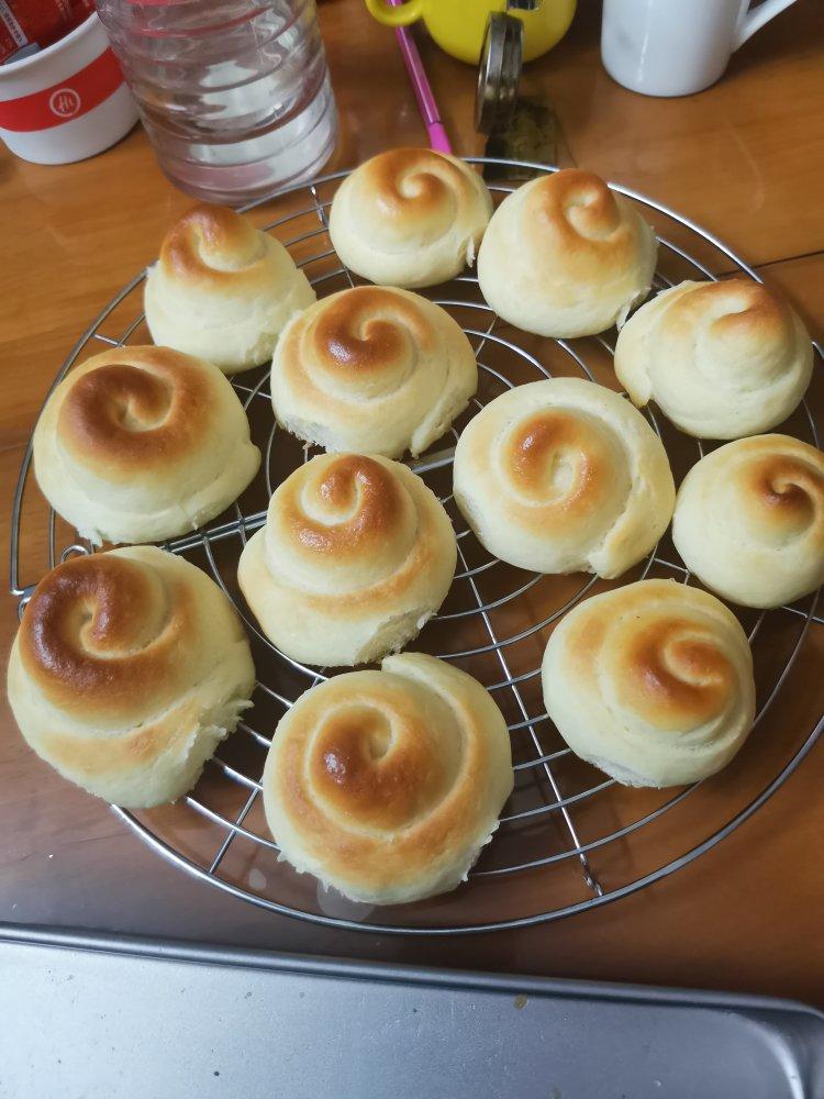 普通面粉就能做❗️㊙️面包口感的奶香烤花卷馒头