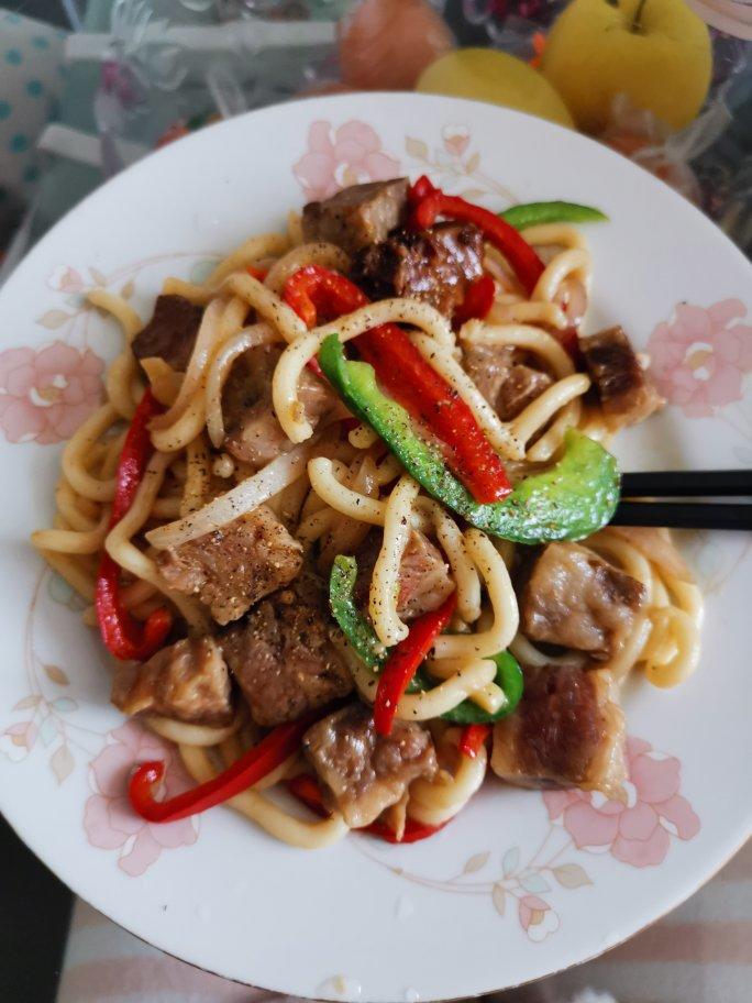 🔥秒杀路边摊的炒面㊙️制牛肉粒炒乌冬面～一口接一口停不下来‼️