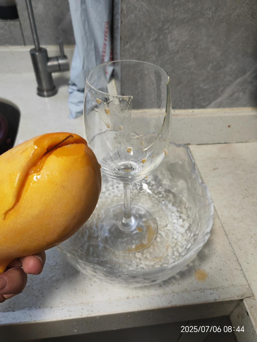 速剥芒果  —— 快得来不及吃