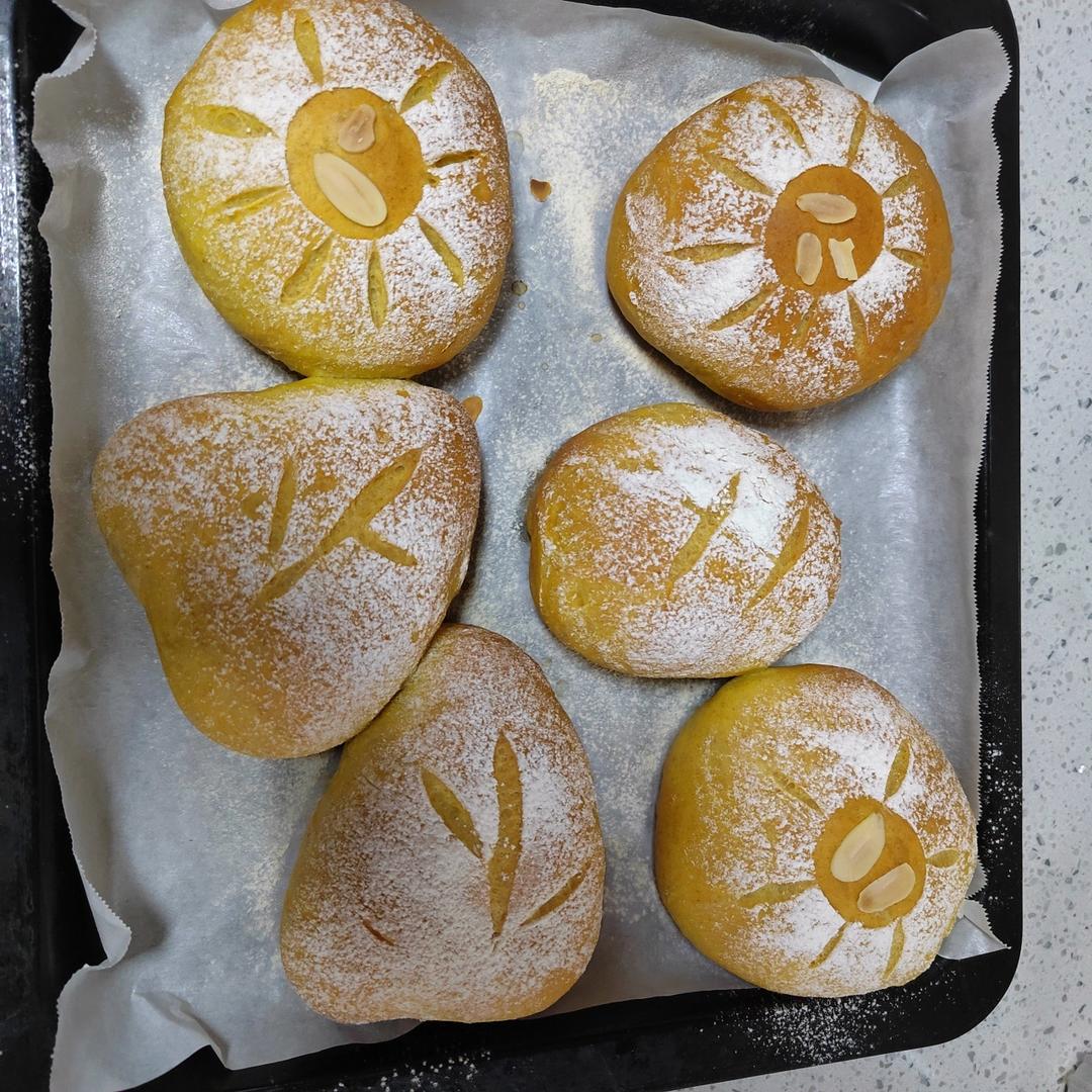 🌼全麦｜南瓜｜麻薯乳酪花朵软欧面包｜软糯拉丝