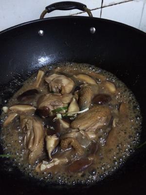 蚝油香菇炒鸡的做法 步骤6