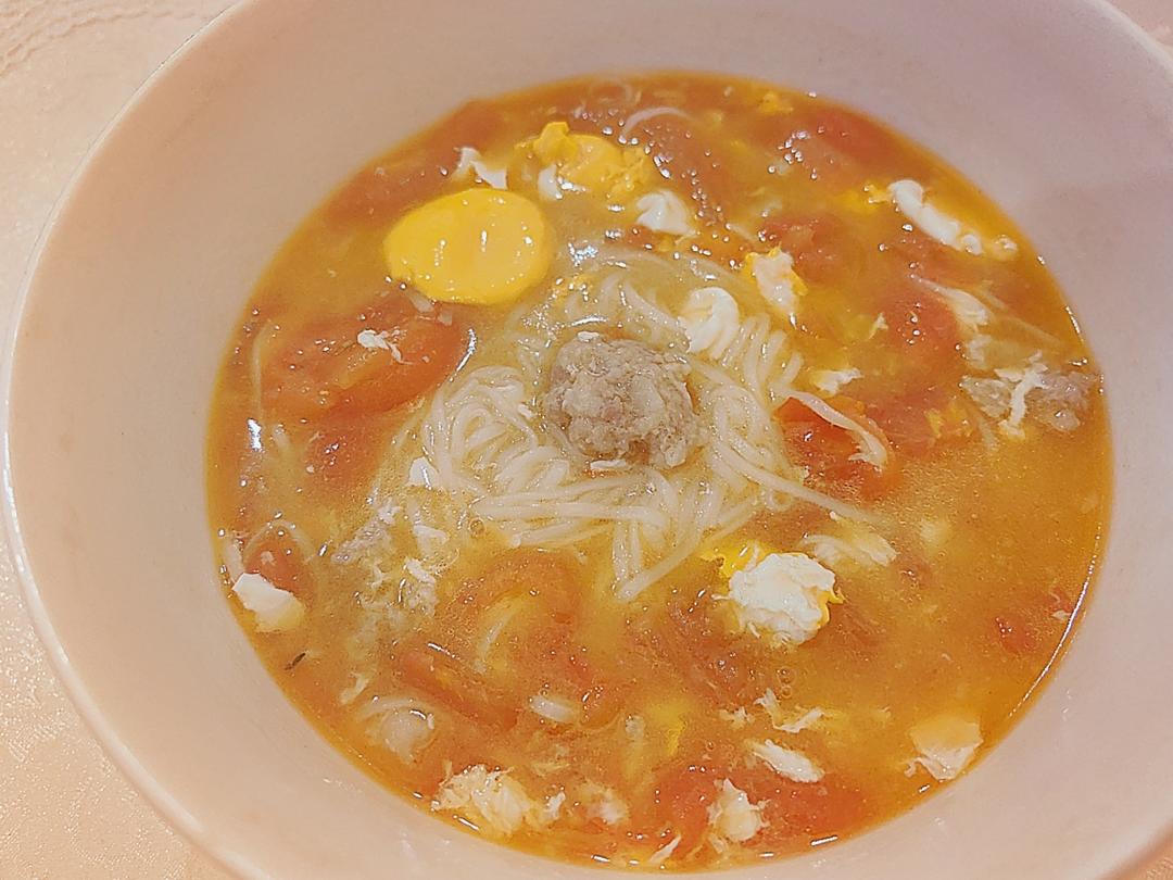 最家常的普通汤面——西红柿鸡蛋龙须面