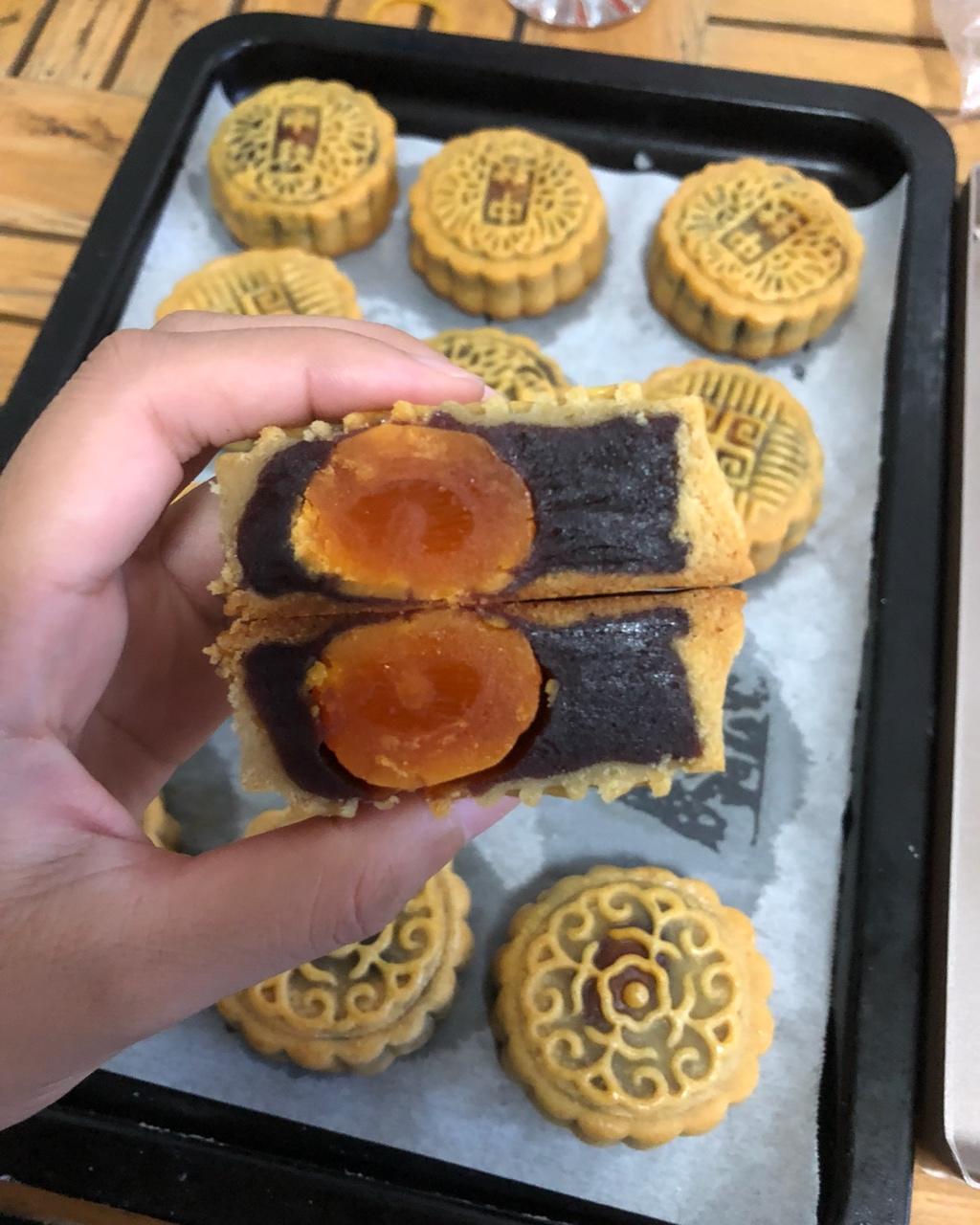 私厨柠檬做的香芋蛋黄月饼广式月饼