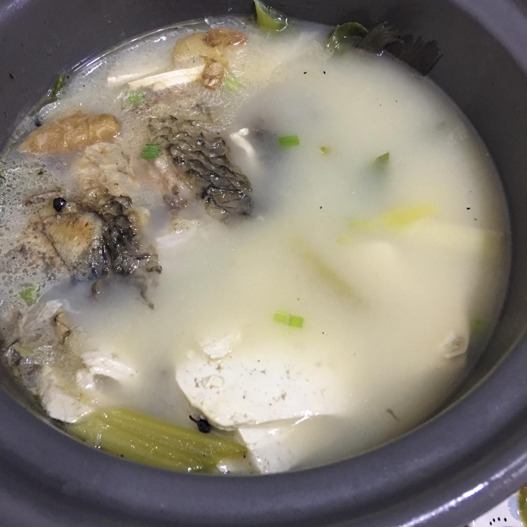 鲫鱼豆腐汤