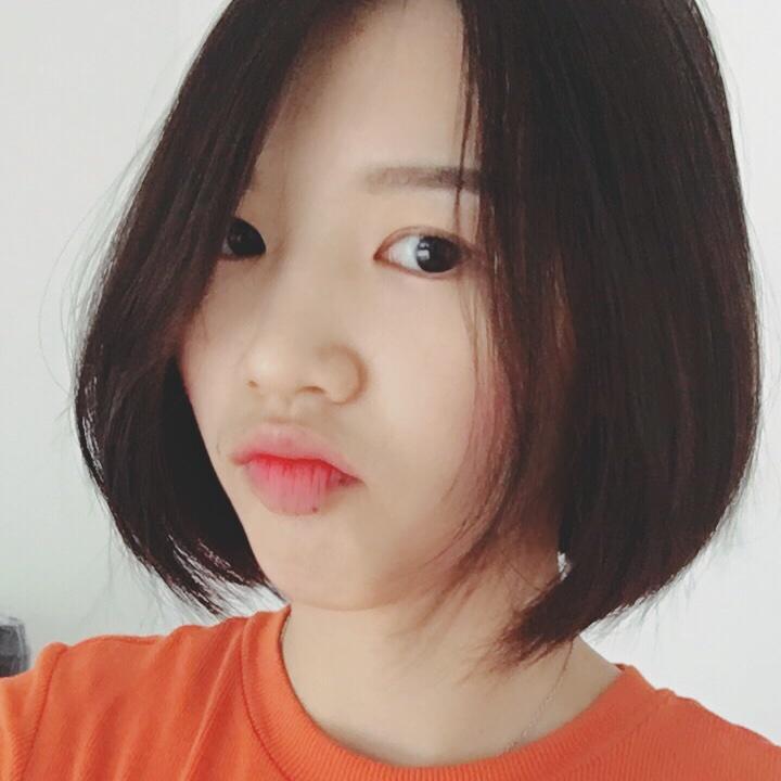 采蘑菇的小妮子