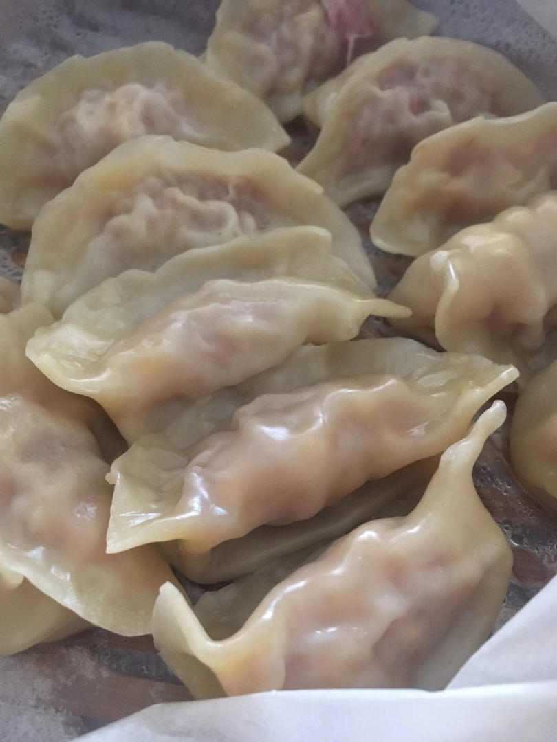 玉米马蹄胡萝卜猪肉饺子，蔬菜力满满
