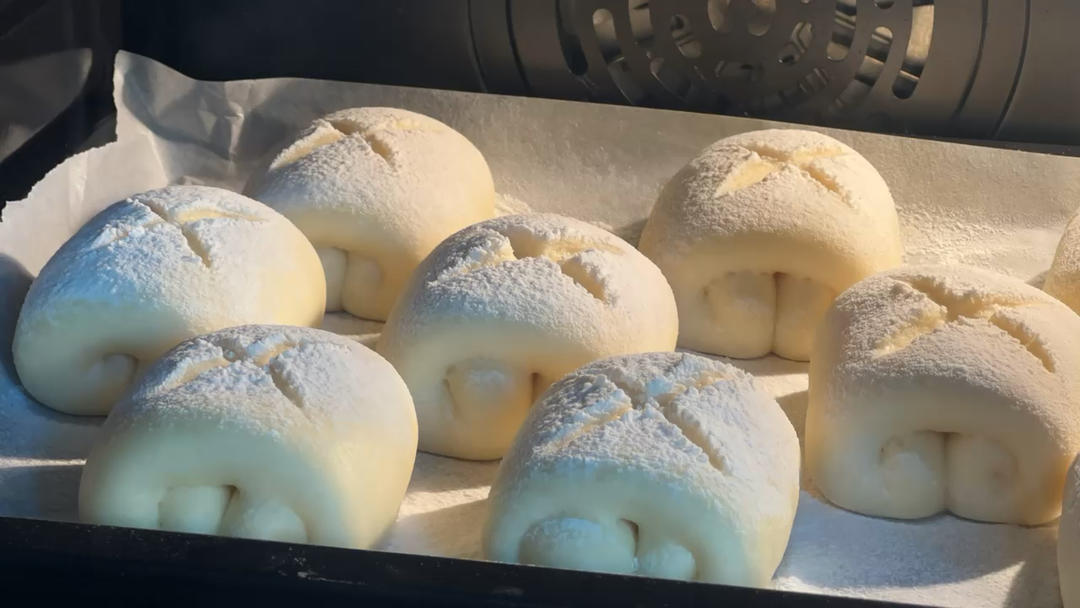 超软牛奶小面包