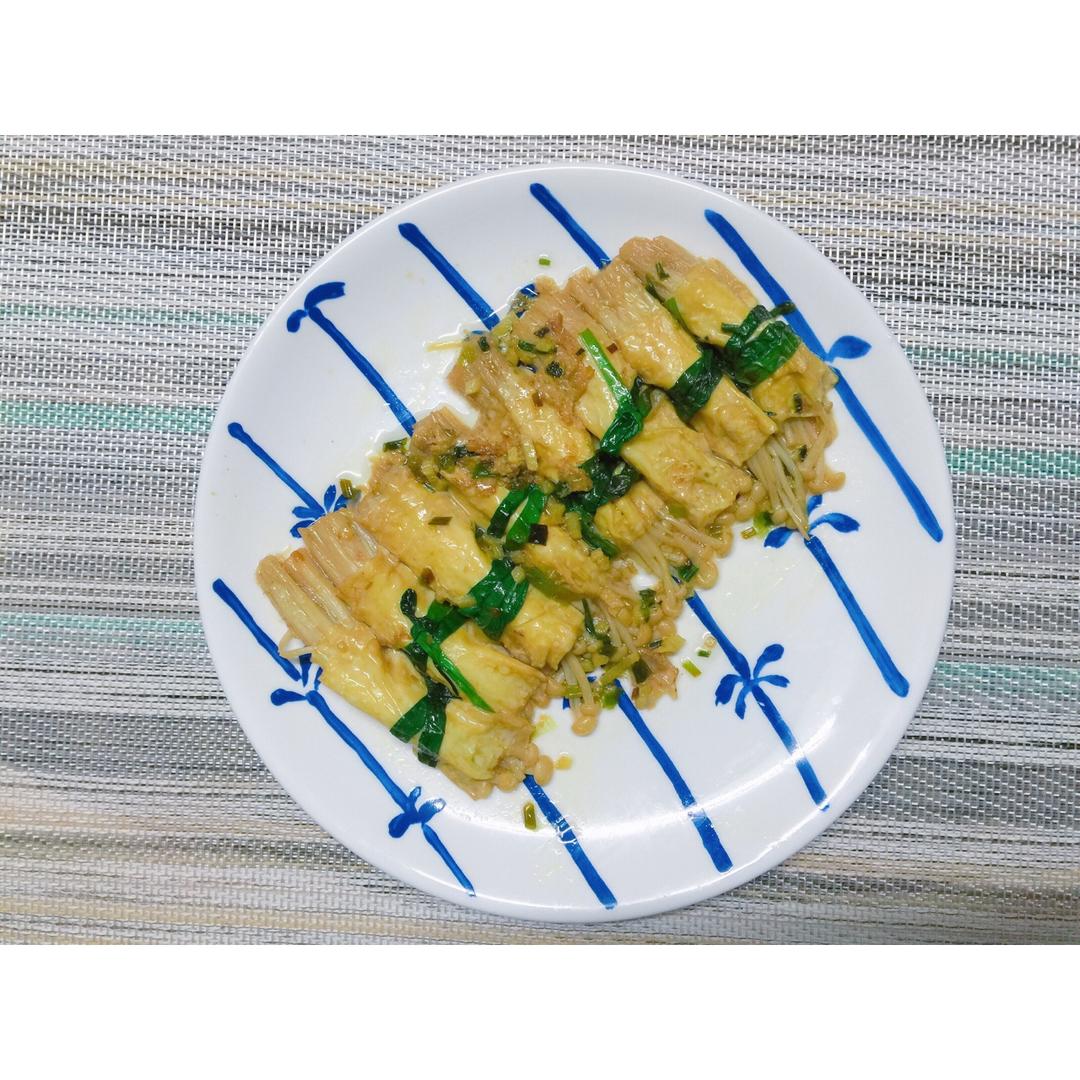 豆皮卷金针菇