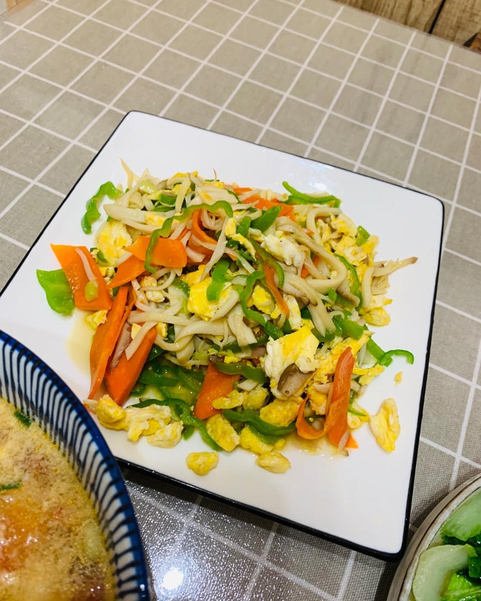 青椒素炒杏鲍菇