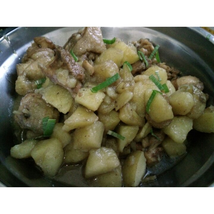 土豆炖鸡块