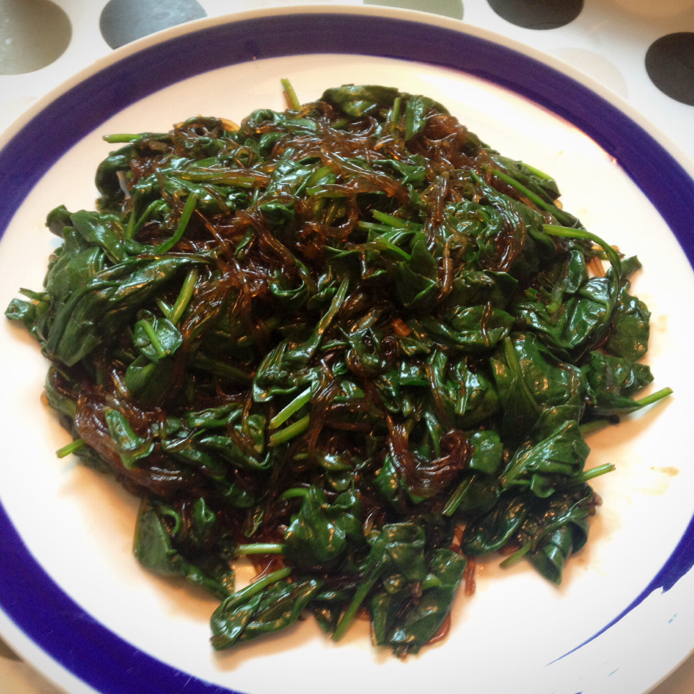 菠菜炒粉丝