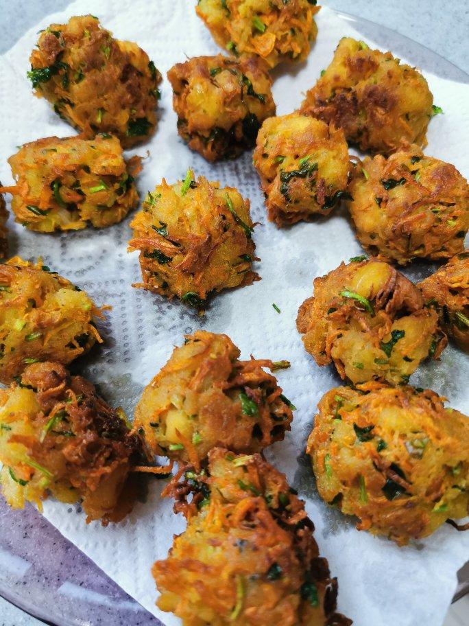 老饿爱谁谁做的老北京炸胡萝卜素丸子