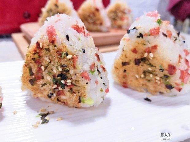 可以带出去野餐的釜山饭团  || 胡萝卜、鸡蛋饼、火腿等秘制而成