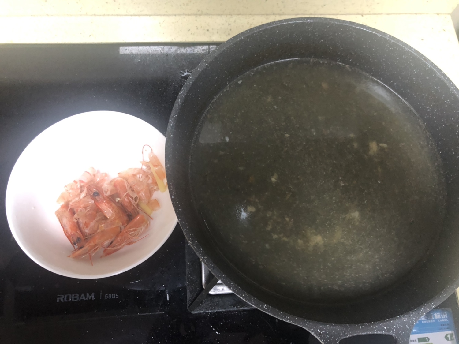 花蛤虾豆腐汤的做法 步骤3
