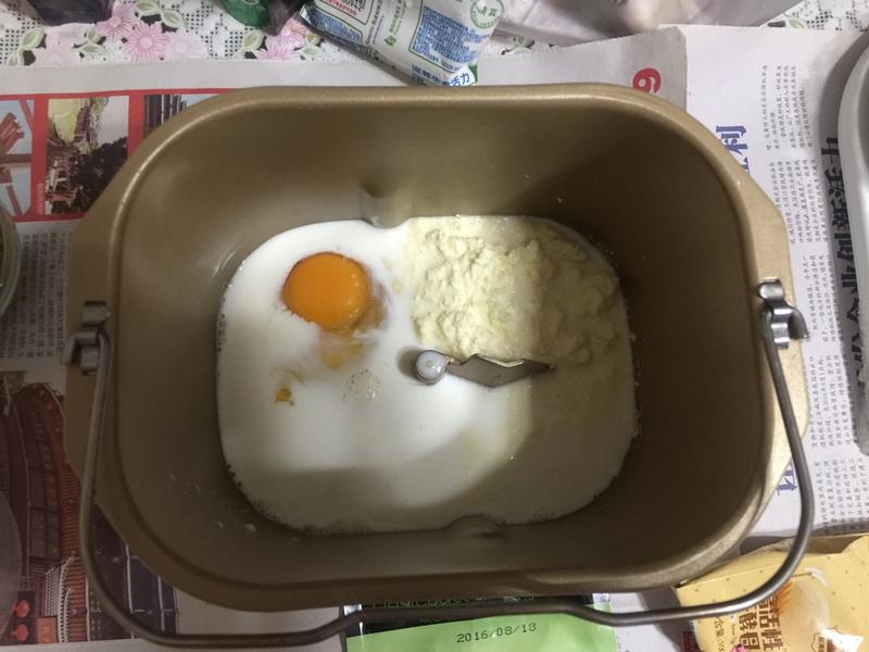 纯奶手撕吐司的做法 步骤1