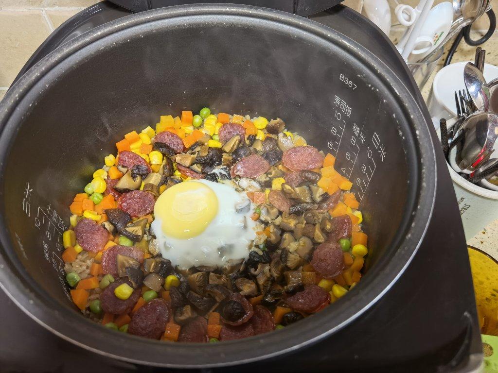 懒人电饭锅香肠焖饭/煲仔饭