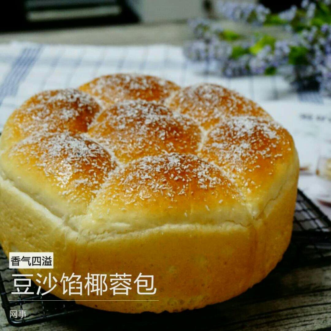 椰蓉酸奶小面包