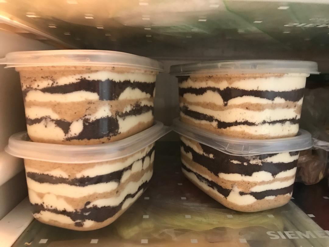 双色木糠盒子蛋糕