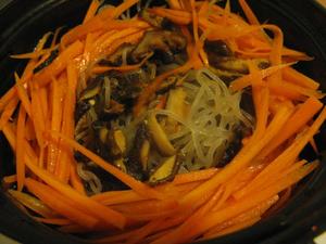 快手红薯粉丝炒杂菜——韩式拌饭的另一种topping的做法 步骤3