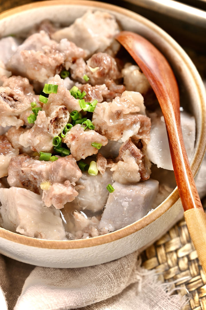 湖南志明厨师学校做的香芋蒸排骨醋蒸鸡剁椒蒸芋头