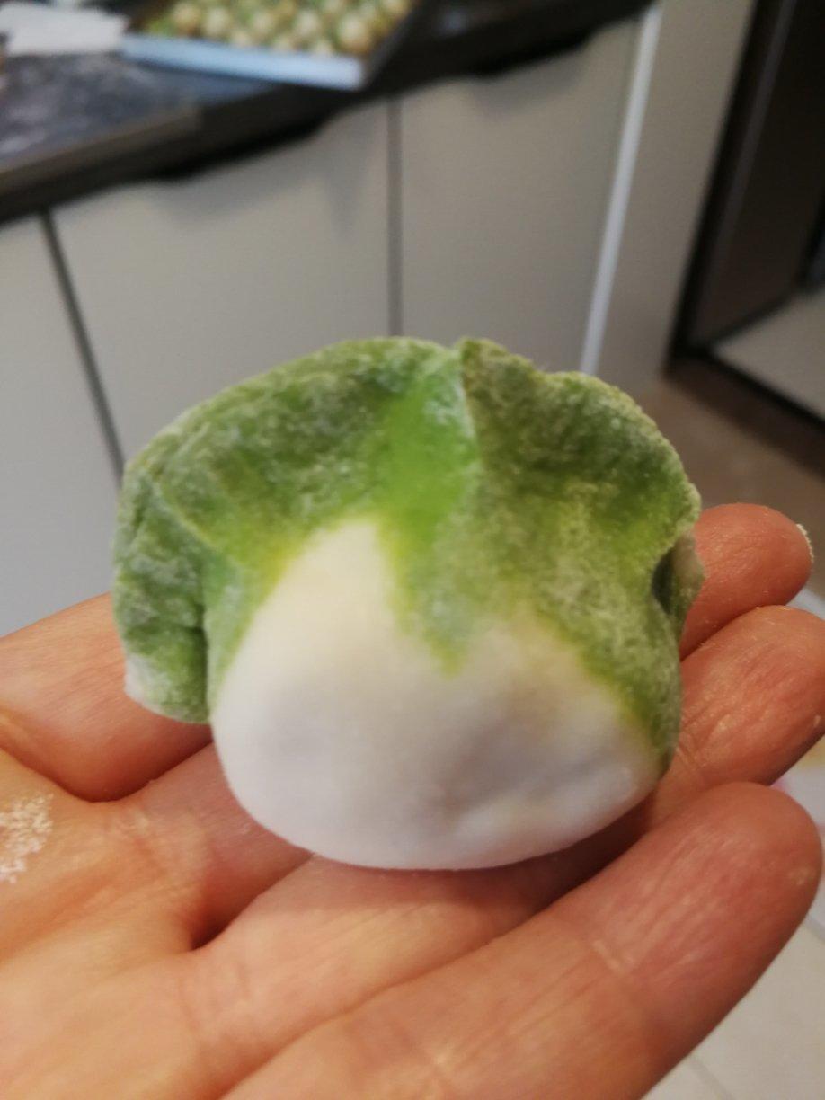 擀饺子皮的视频