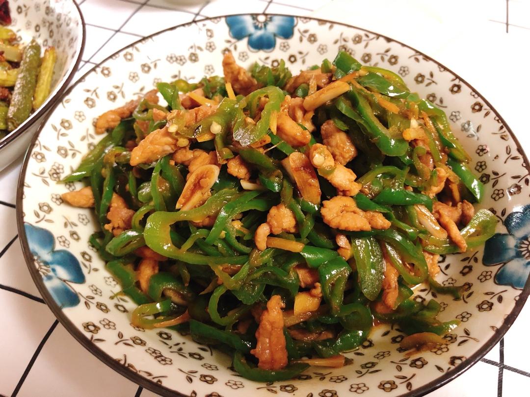 厨师长教你：“青椒肉丝”的正宗做法，色香味俱全