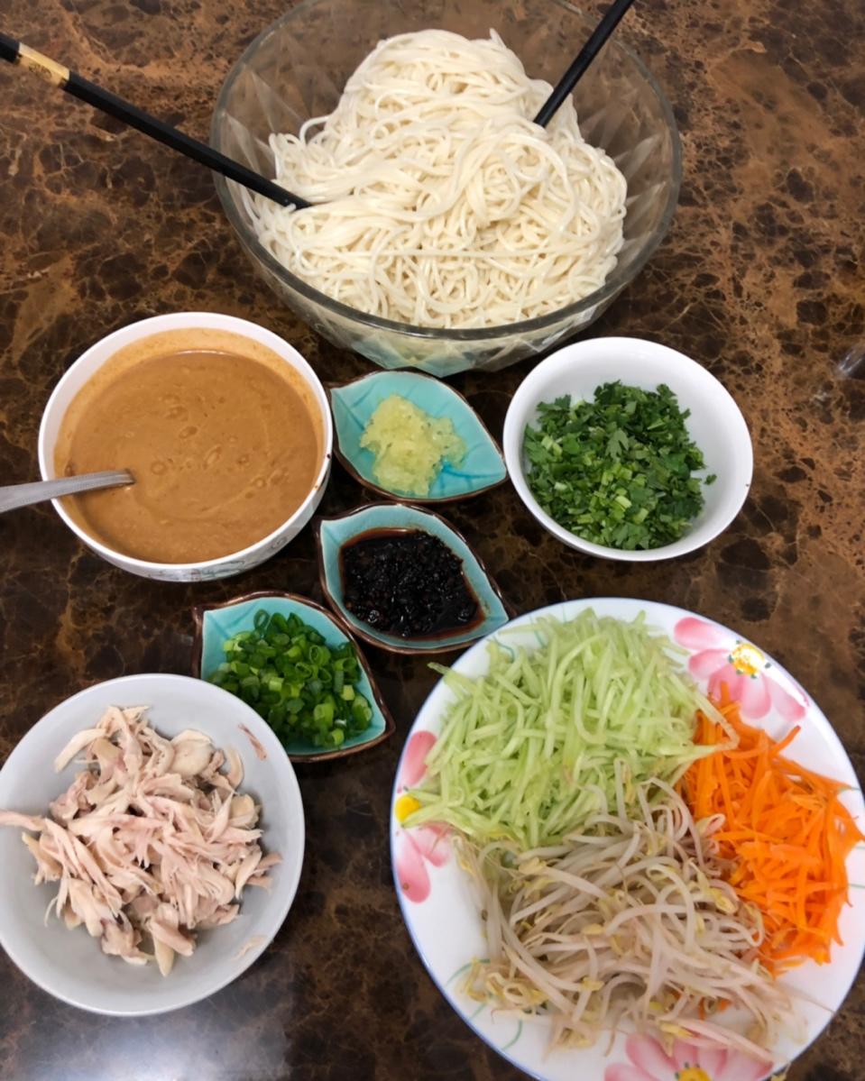 鸡丝凉面
