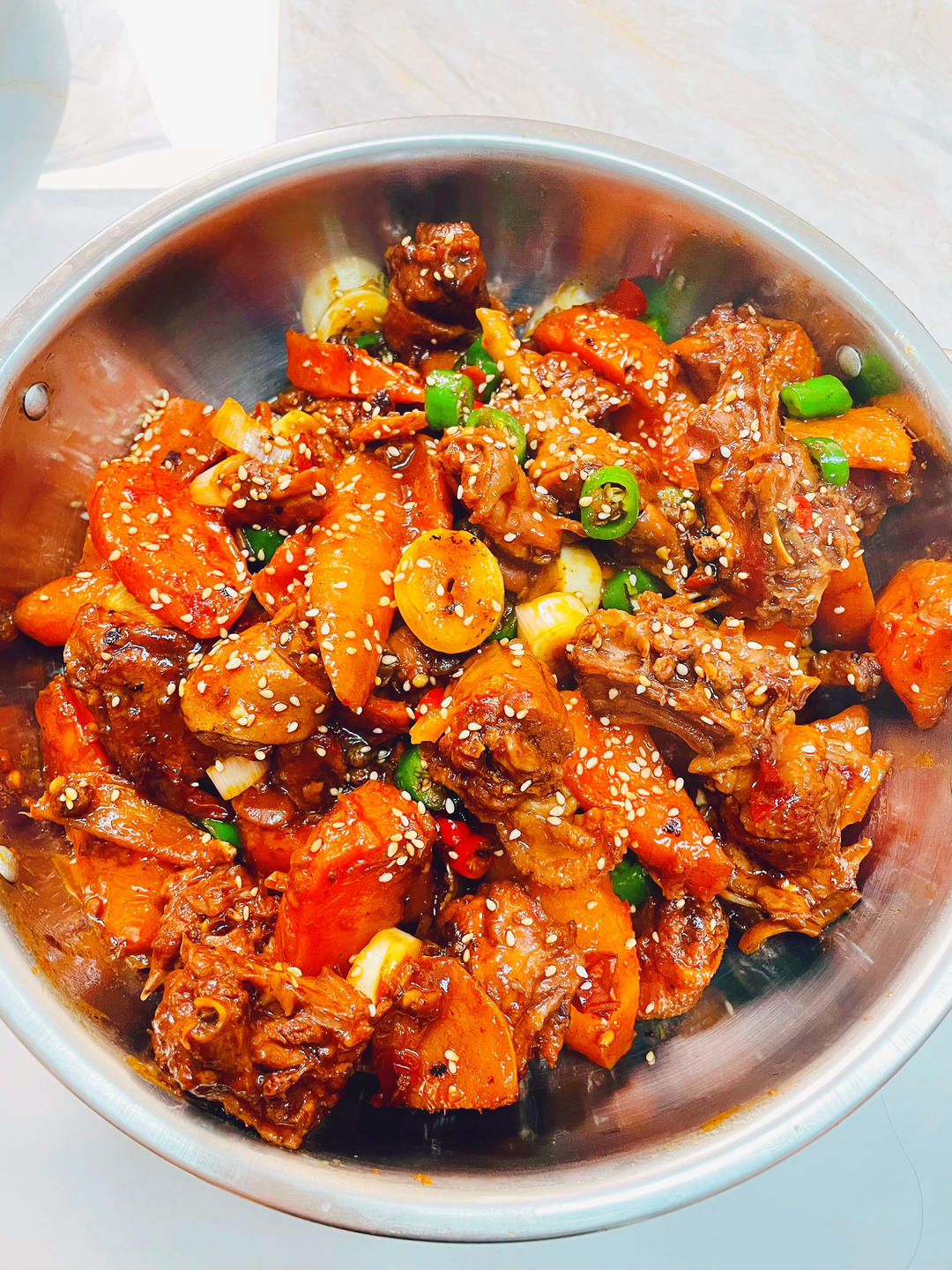 传统正宗的啤酒鸭配方和做法，鲜嫩香浓，只需炒千万不要焯水