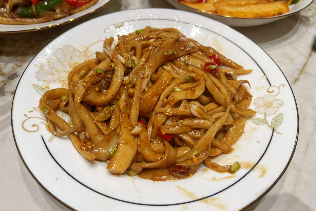 比肉还好吃的【手撕凉拌杏鲍菇】，上桌扫光光