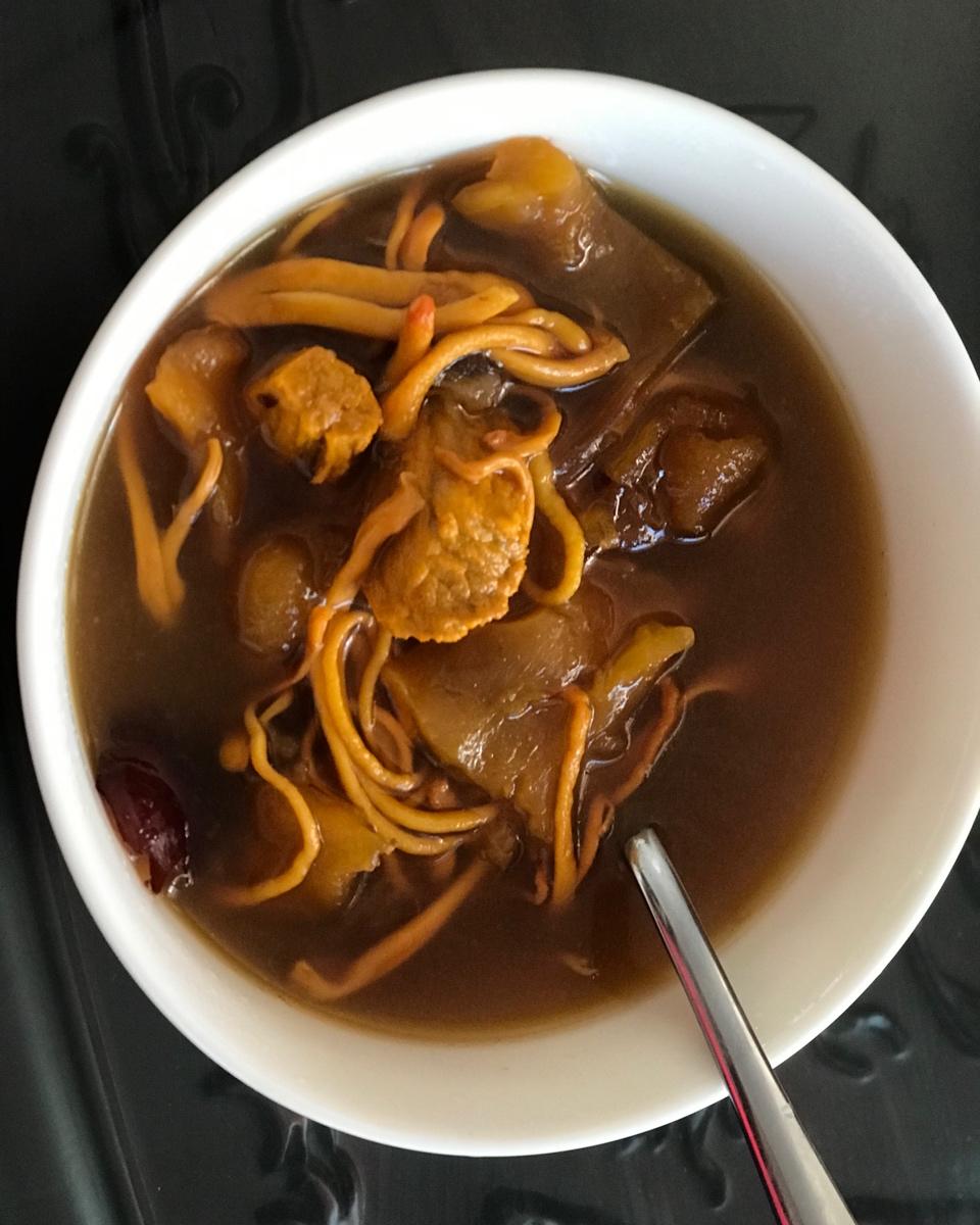 四季汤之花胶虫草花瘦肉汤