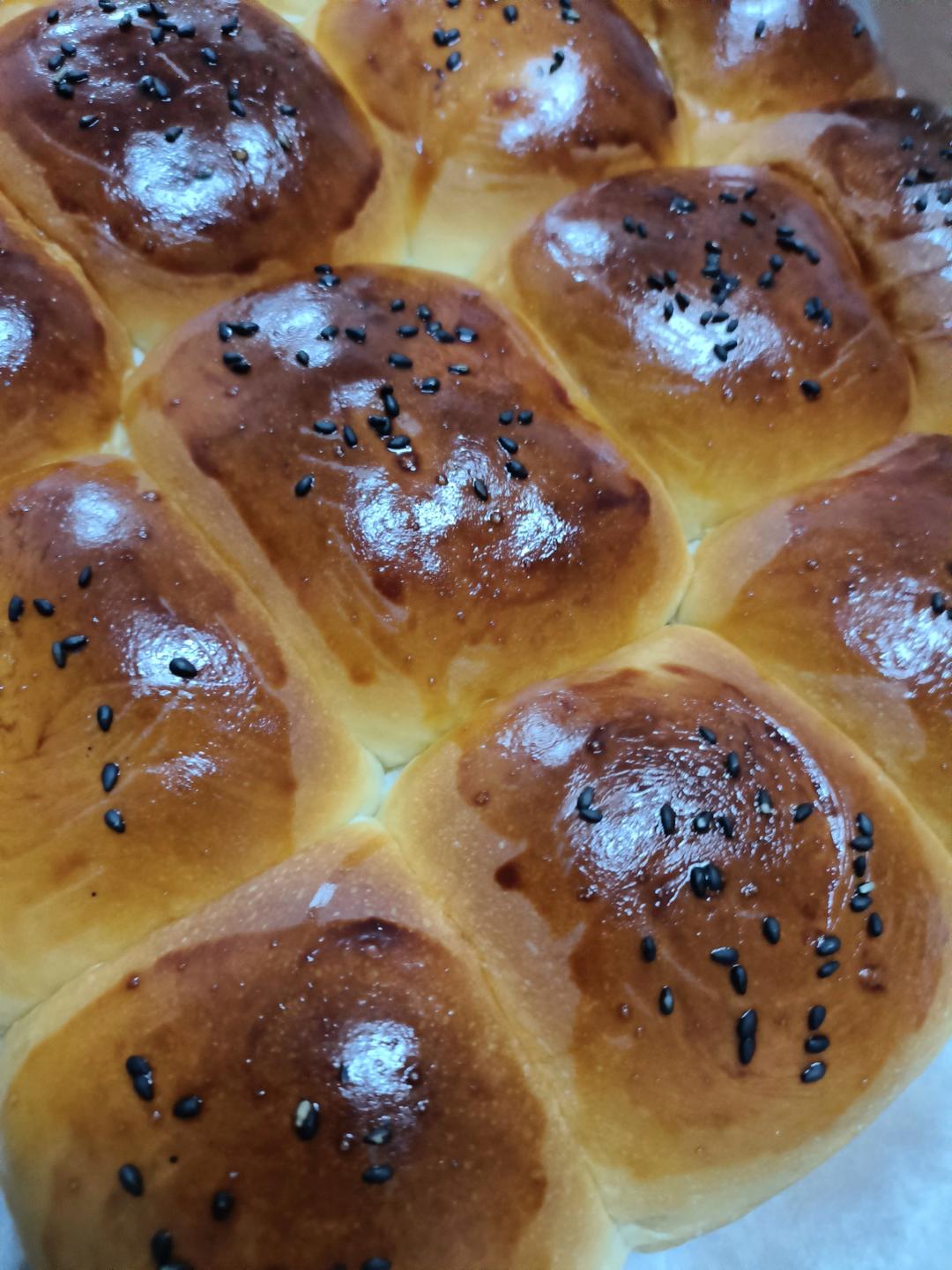 🥛超简单快手，柔软拉丝，一次发酵，牛奶小餐包