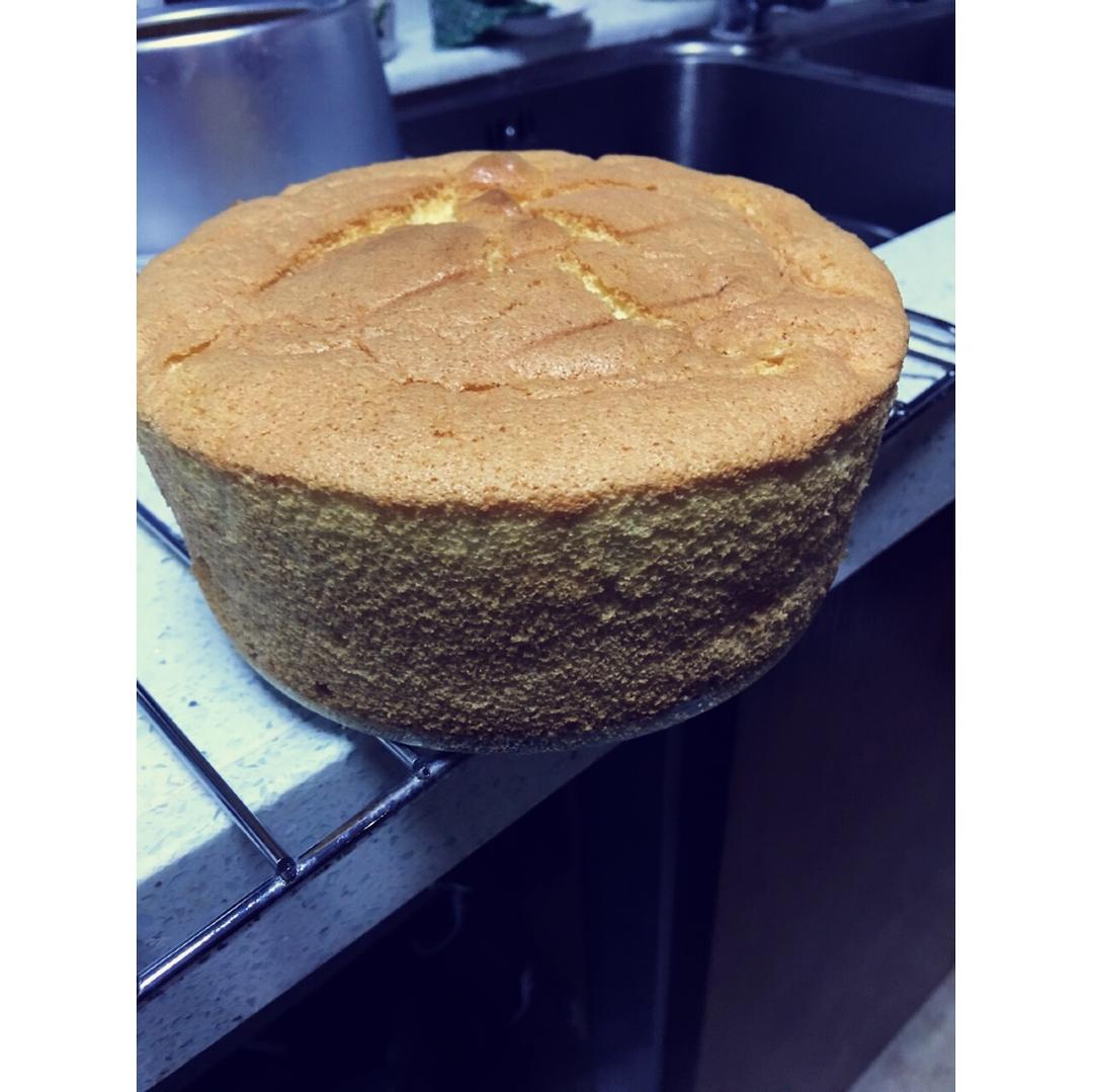 超简单完美戚风蛋糕（6寸2蛋）附打发、翻拌、脱模视频