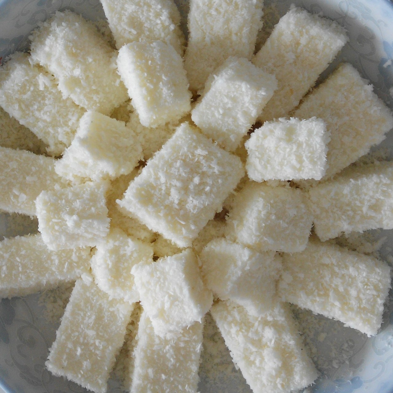 椰子奶糕（附上脆炸鲜奶做法）