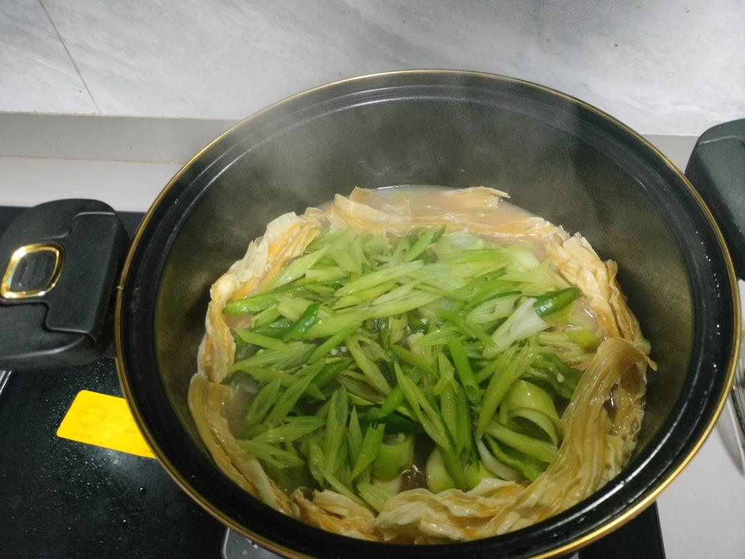 萝卜瑶柱鱿鱼煲