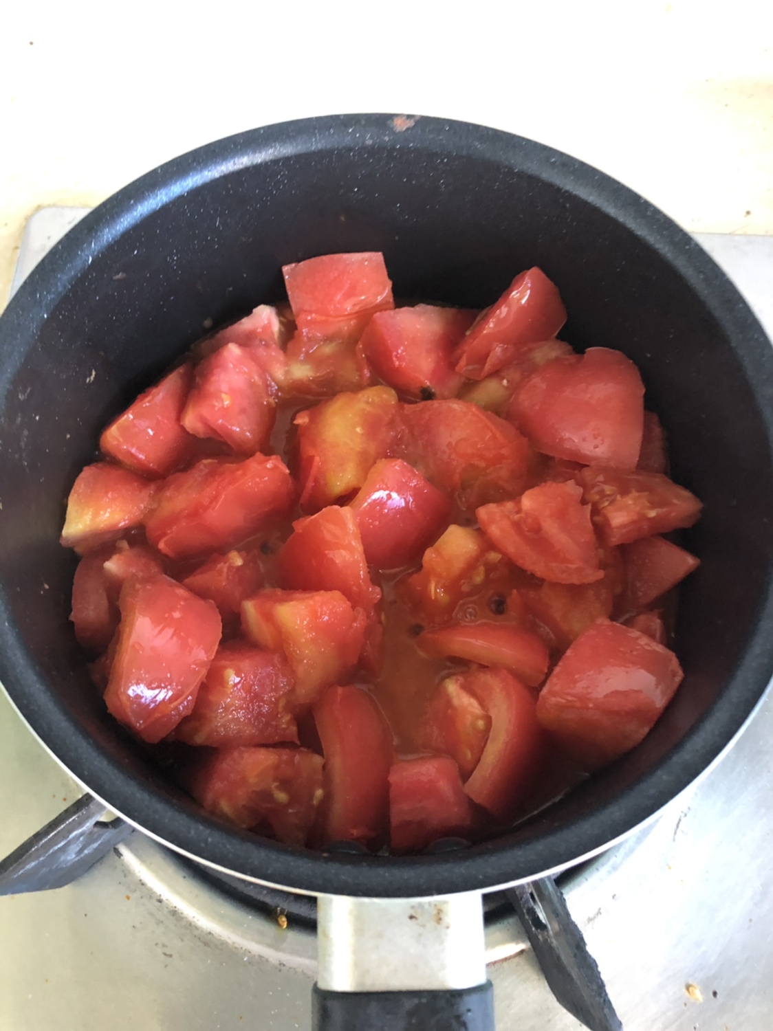 「浓汤番茄泡面」——进阶版张云雷泡面的做法 步骤1