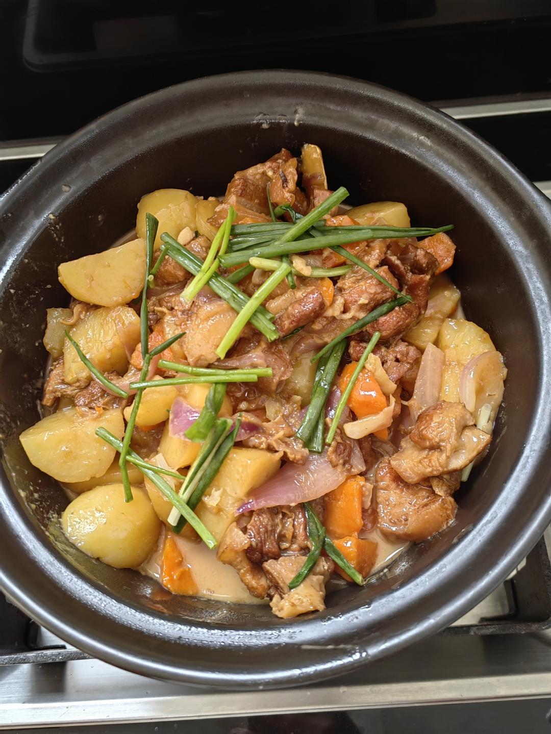 红烧肉炖土豆（丝毫不腻）