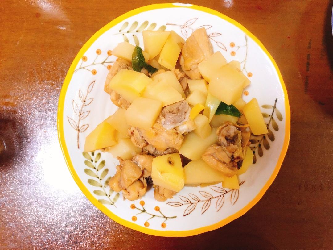 土豆炖鸡块