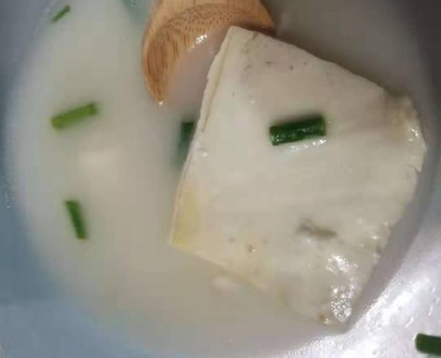 奶白豆腐汤的做法