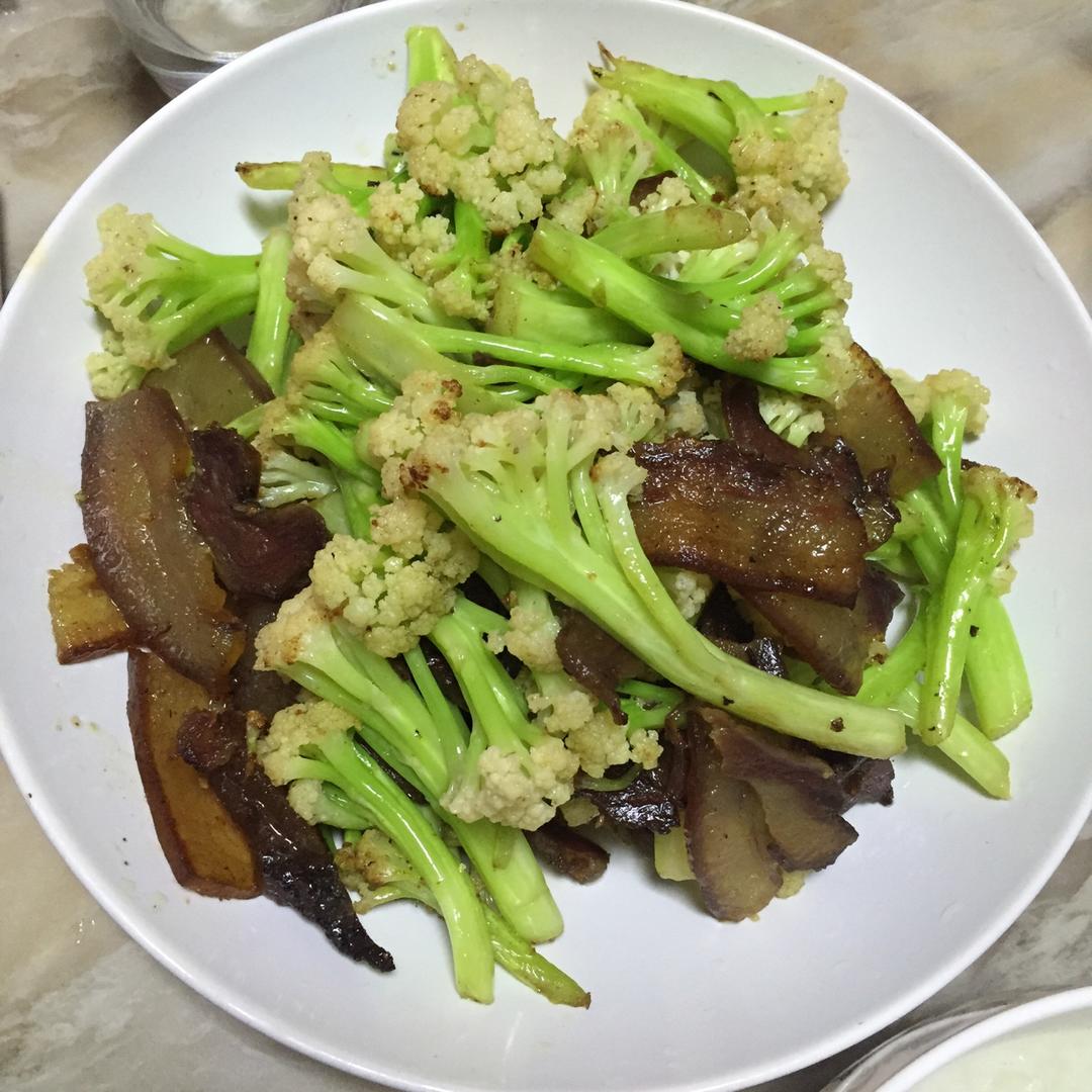 西兰花炒腊肉