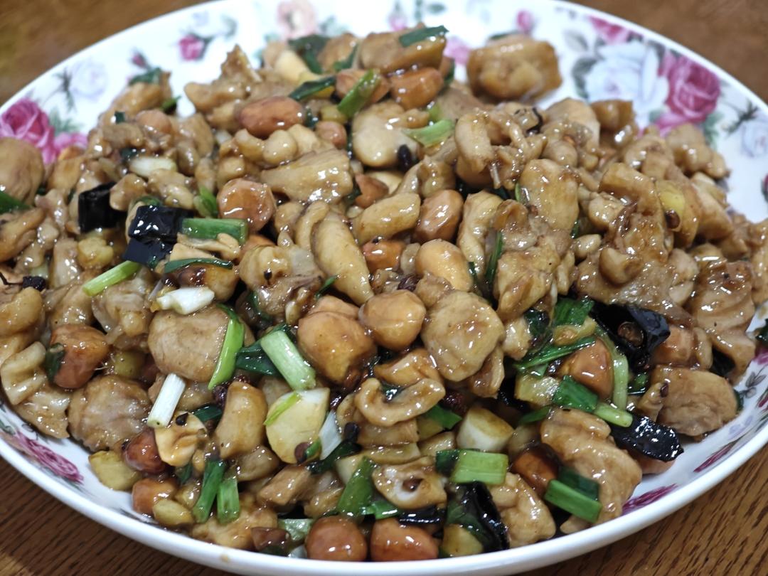 厨师长教你: “宫保鸡丁”的川味正宗做法, 一看就有食欲, 收藏了