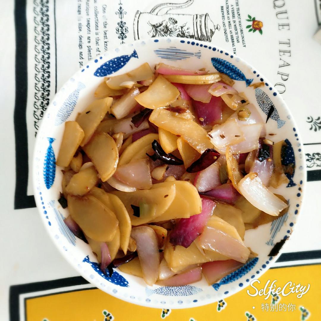 边吃边流泪的「孜然土豆片」